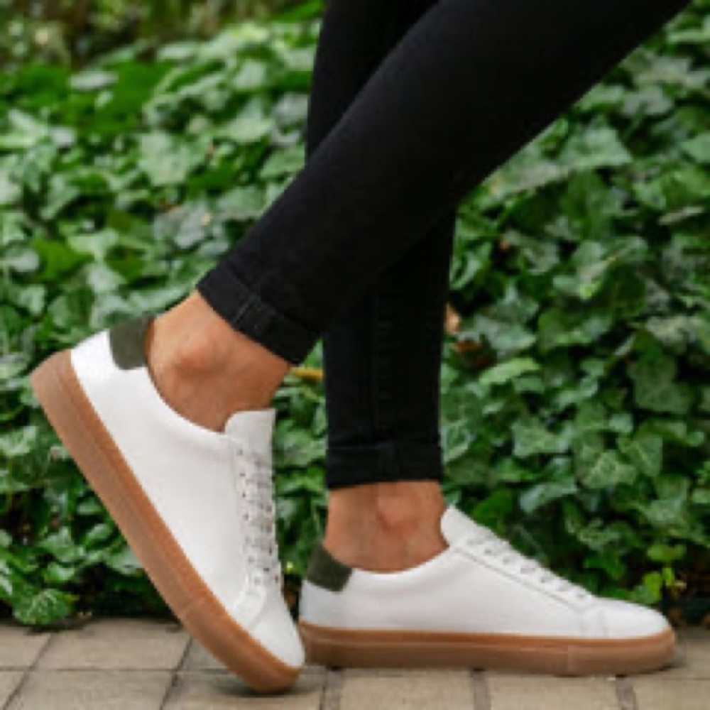 Thursday Women’s Leather sneakers